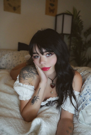 <strong>Daisy ˚❀༉‧</strong> Makes a Splash with a Fresh Look on OnlyFans