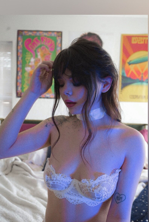 OnlyFans Star <strong>𝓓𝓪𝓲𝓼𝔂 ❤︎</strong> Spruces Up Her Profile with a Fresh New Look!