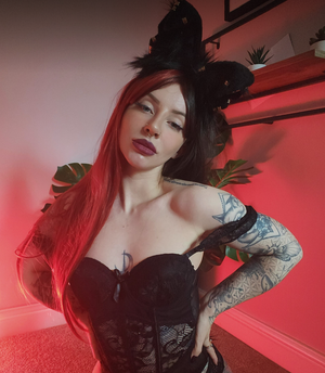 PUN QUEEN 👸 Unveils Fresh Look on OnlyFans