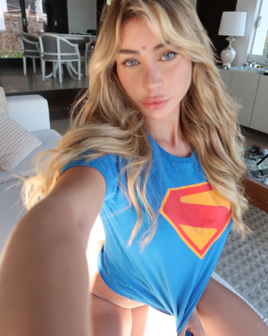 OnlyFans Star <strong>Reed 19yr</strong> Revamps Profile with Fresh New Bio