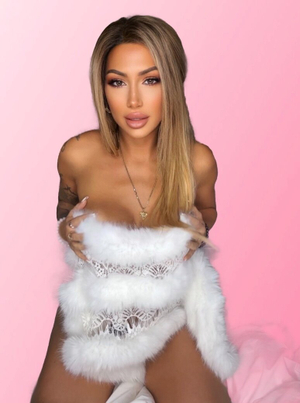 OnlyFans Star <strong>Gimme UR COCK!</strong> Unveils New Profile Look