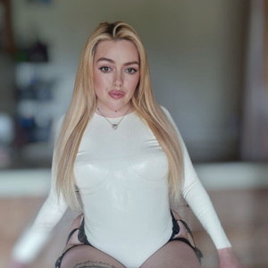 Obey Goddess Sofie Unveils a Captivating New Look on OnlyFans