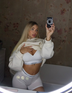 Paolina 🤍🐰 Unveils Fresh Updates on OnlyFans!