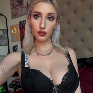Stella Skye🖤 Unveils Fresh Look on OnlyFans!