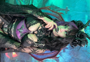 OnlyFans Icon <strong>💜Laheldoll🖤 BIG TIDDY GOTH GF 💜</strong> Spices Up Her Profile