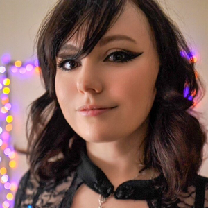 OnlyFans Star <strong>Crypt Mommy</strong> Unveils New Look with Fresh Updates!