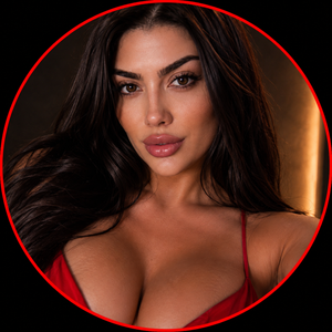 OnlyFans Sensation <strong>💚 My Love 💚</strong> Revamps Profile with Exciting Updates!