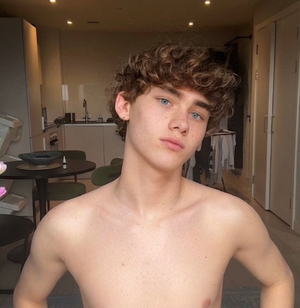 Spicy Updates: <strong>ELI</strong> Redefines Their OnlyFans Vibe!
