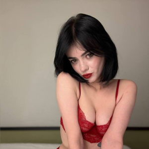 <strong>🎀Emmeline🎀</strong> Wows with Enchanting Profile Update on OnlyFans
