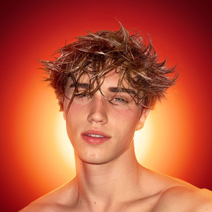 Valentin 🔥 (0,1%) Unveils Vibrant New Look on OnlyFans