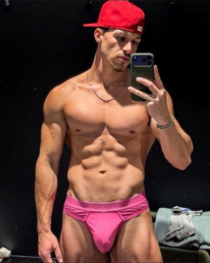 Check Out <strong>Zac</strong>'s Bold New Look on OnlyFans!