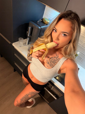 New Look Alert: <strong>POPPY MAY 🩷</strong> Updates Her OnlyFans Profile!