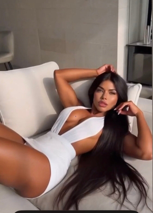 Suzy Cortez Shines with a Fresh Profile Update on OnlyFans