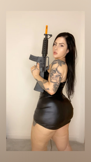 HAIL LUCY🖤🤘🏼 Makes a Splash with a Fresh Look on OnlyFans!