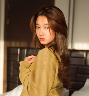 Iris 🐉 Unveils Fresh Look on OnlyFans!