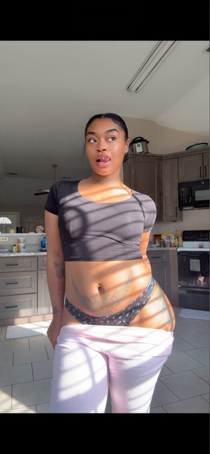 OnlyFans Sensation <strong>IM SO HORNEYYYY 😝 😈</strong> Revamps Profile with Fresh New Vibes!