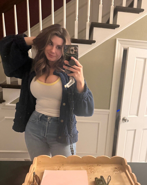 OnlyFans Sensation <strong>Chloe Lamb</strong> Turns Heads with a Major Profile Update