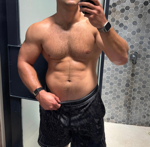 OnlyFans Sensation <strong>Tall Hunk</strong> Spruces Up His Profile with Eye-Catching Updates