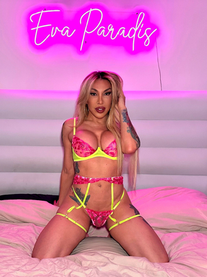 <strong>Eva Paradis</strong> Unveils a Fresh Look on OnlyFans!