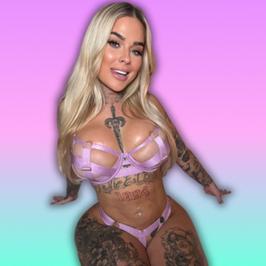OnlyFans Star <strong>Gia 𝙡𝙤𝙫𝙚𝙨 𝙞𝙩 𝙧𝙖𝙬 😜🥩</strong> Unveils a Fresh New Look!