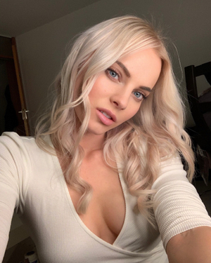 OnlyFans Star <strong>Peyton 💗</strong> Refreshes Her Look with New Header and Avatar