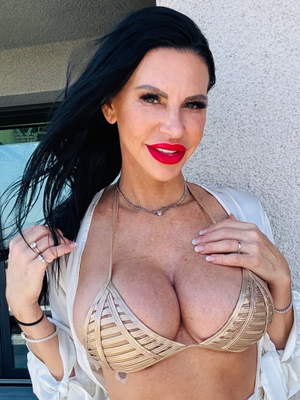 OnlyFans Update: <strong>Piper Press Real Mom</strong> Revamps Profile