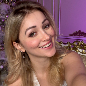 Sue💕🇩🇪&🇺🇸 Unveils Exciting Profile Overhaul on OnlyFans!