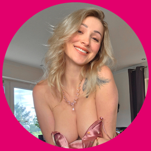 Sue💕🇩🇪&🇺🇸 Makes a Dazzling Update on OnlyFans
