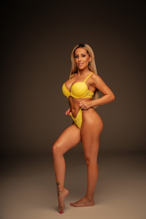 Sunny Herrera Shines with a Fresh Look on OnlyFans