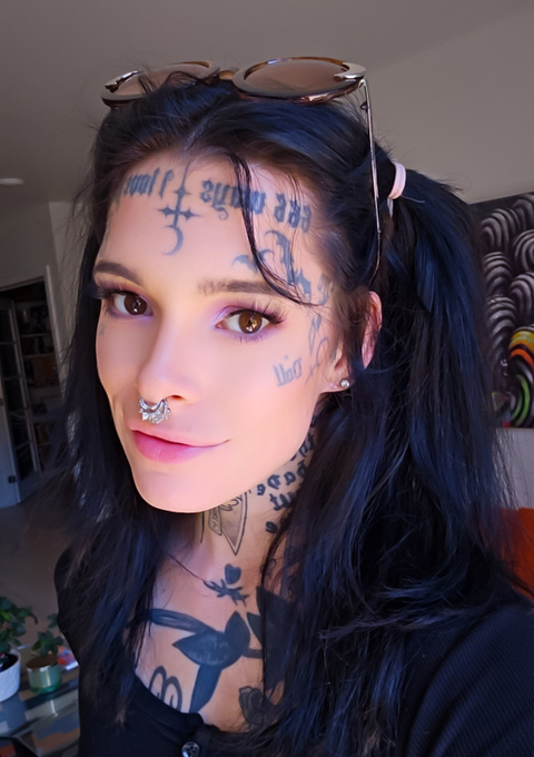 𝓐𝓶𝔂 𝓝𝓸𝓼𝓯𝓮𝓻𝓪𝓽𝓾 OnlyFans Account - zeenosferatu