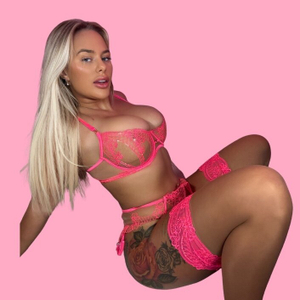 Sparkling New Look: <strong>LOUISE LOU🫶🏼</strong> Updates Her OnlyFans Profile!