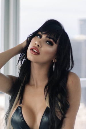 Giuli Turns 🖤 Lights Up Her OnlyFans Profile with a Fresh New Look!