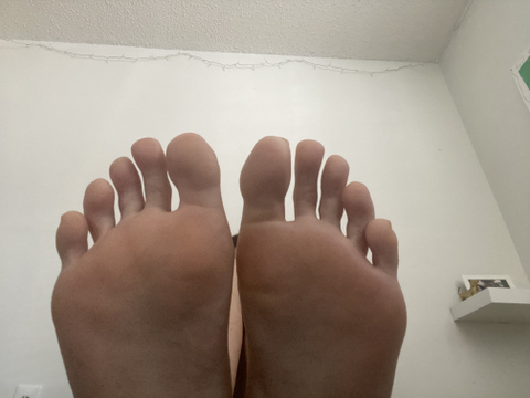 @feetlicioussss