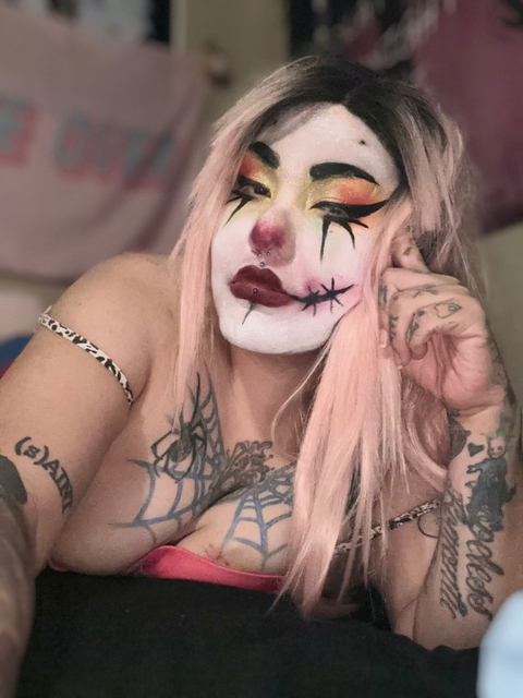 clownsweets nude