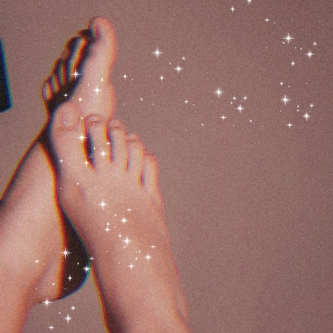 @w0lfyfeet