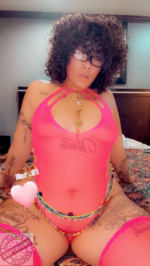 @risquethagoddess