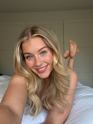 Amber 🫶🏼 Shakes Up Her OnlyFans Bio with a Fresh Update!