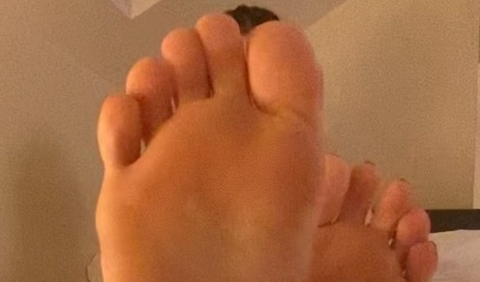 littlesxcfeet nude