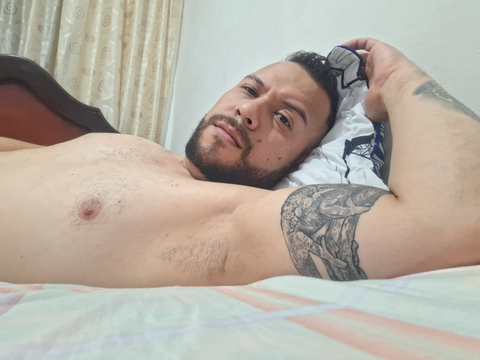 alejo.santos18 nude