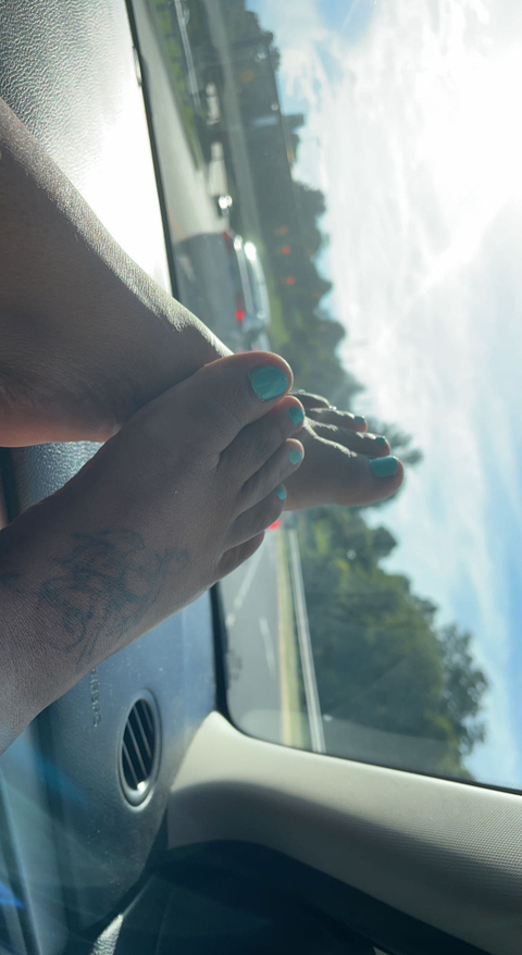 @prettyfeetnae2