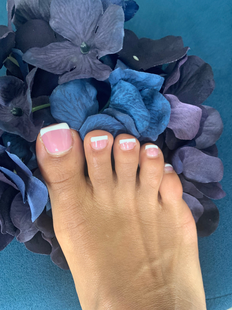 solesandtoesss nude