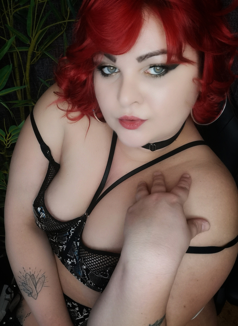 @curvy_devilbear