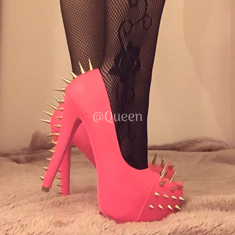 @queene_sexy_heels