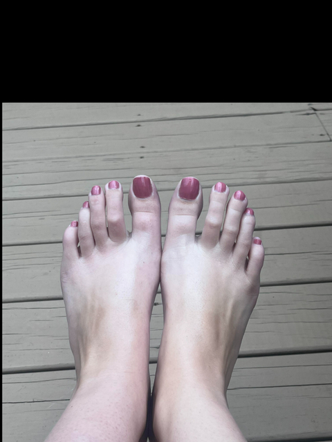 longtoeslola nude