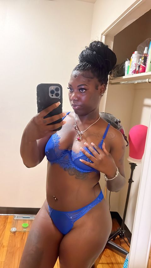 @chocolate_baddieeee