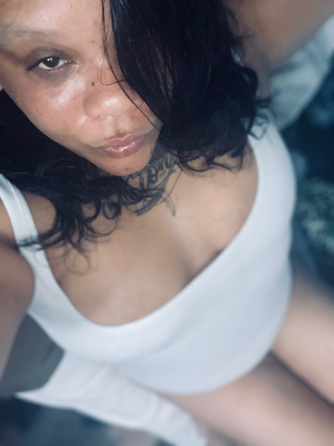 mzhoneydip1990 nude