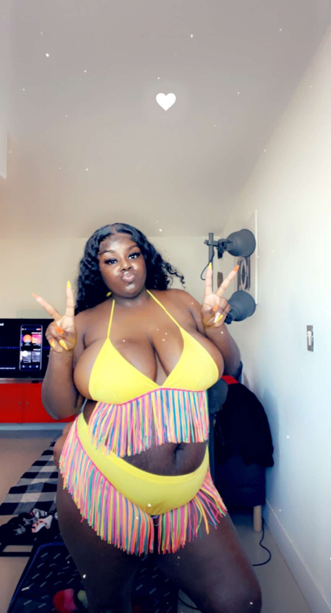 prettyyblackbbw nude