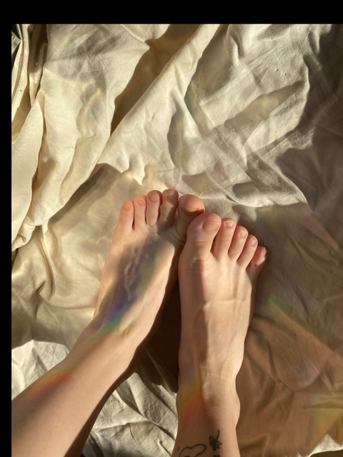 petitefeetfetishlover nude