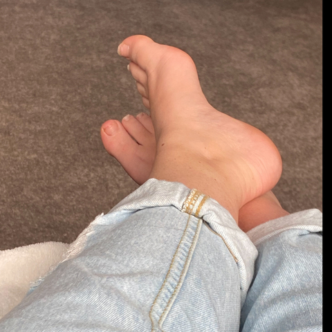 spunkonmyfeet nude