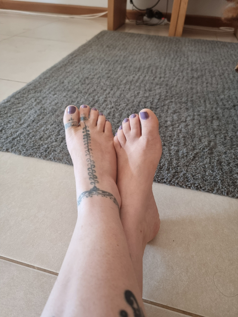 shiroprettyfeet nude